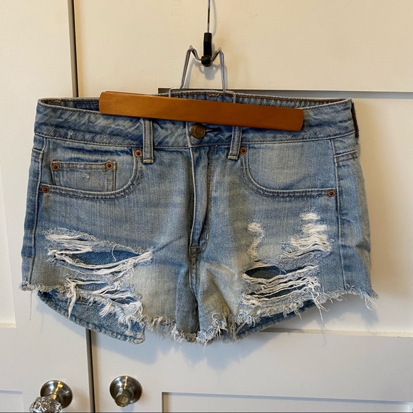 American Eagle Festival Shorts - Picture 2 of 3